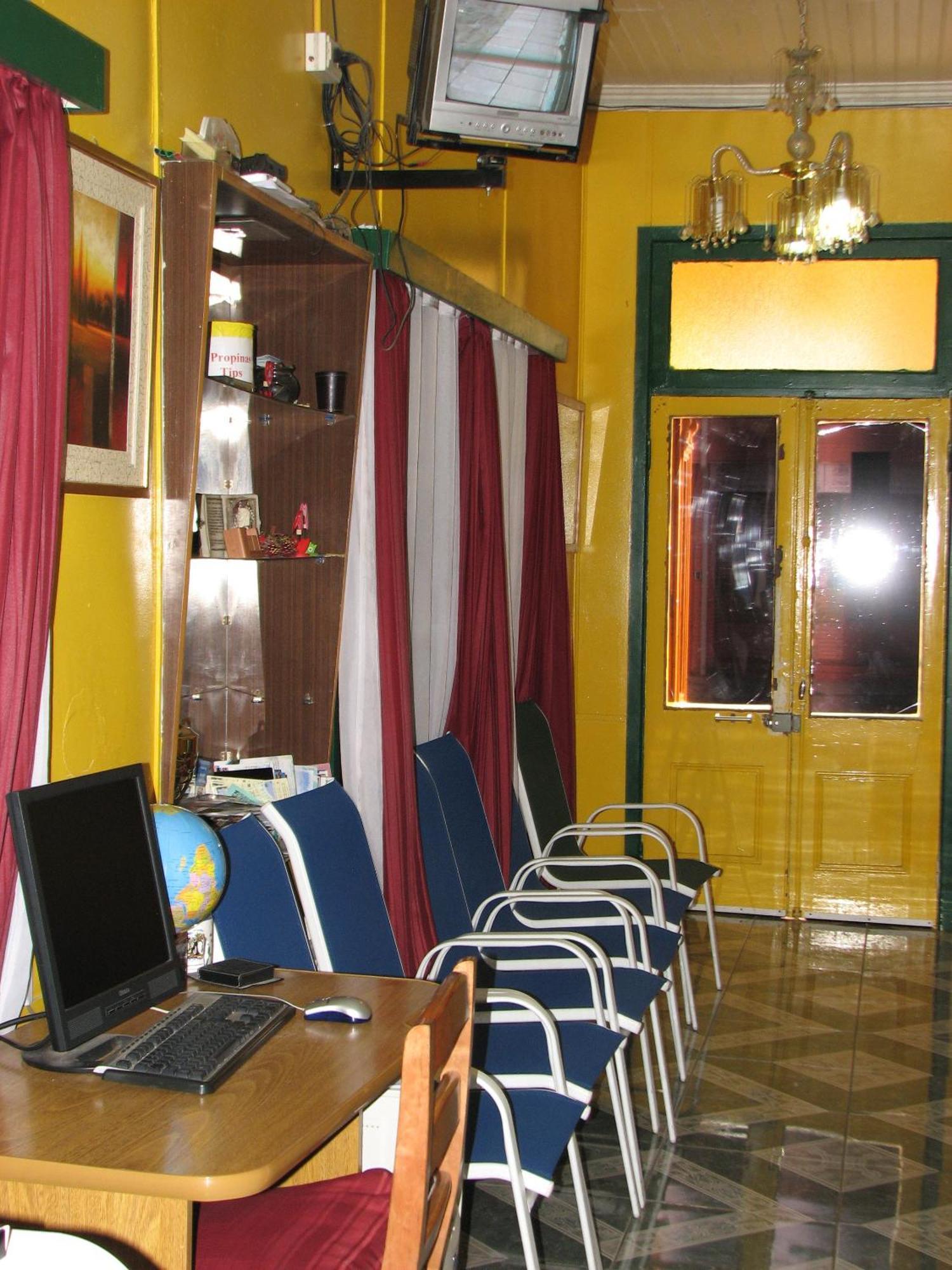 Hostal El Mirador Punta Arenas Ngoại thất bức ảnh