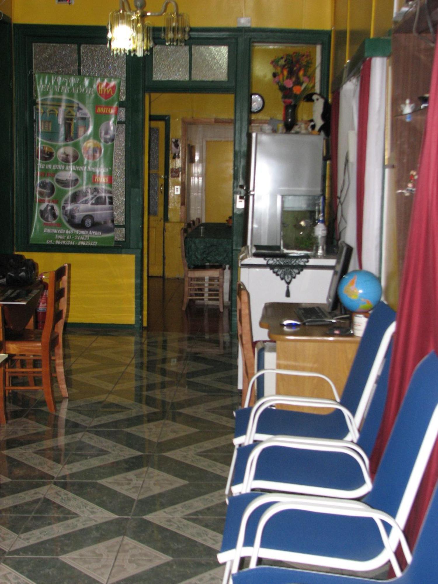 Hostal El Mirador Punta Arenas Ngoại thất bức ảnh