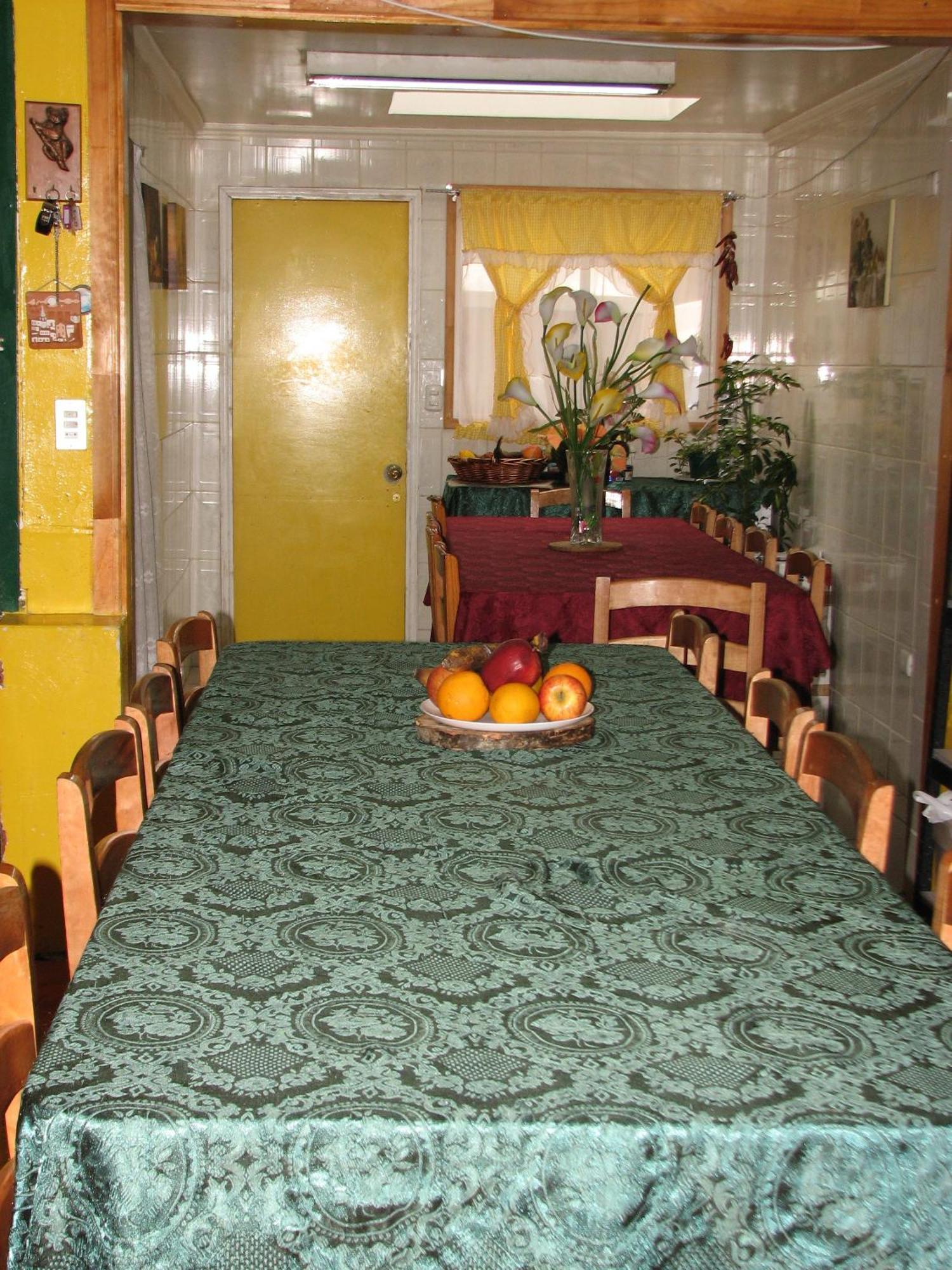 Hostal El Mirador Punta Arenas Ngoại thất bức ảnh